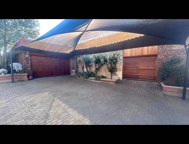 5 BEDROOM HOUSE FOR SALE IN STANDERTON CENTRAL